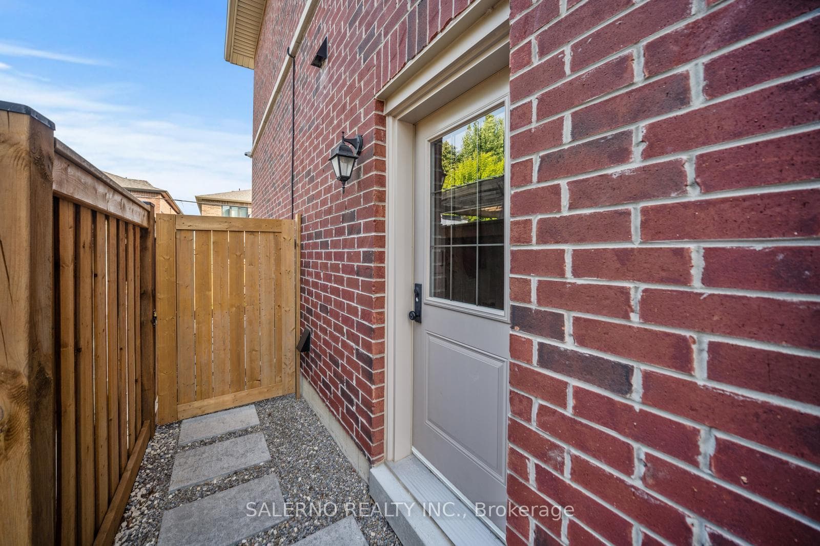 71 Hurricane Avenue photo 34