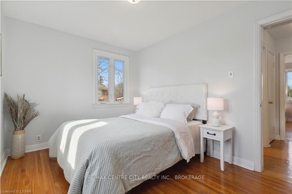116 ROEHAMPTON Avenue photo 15