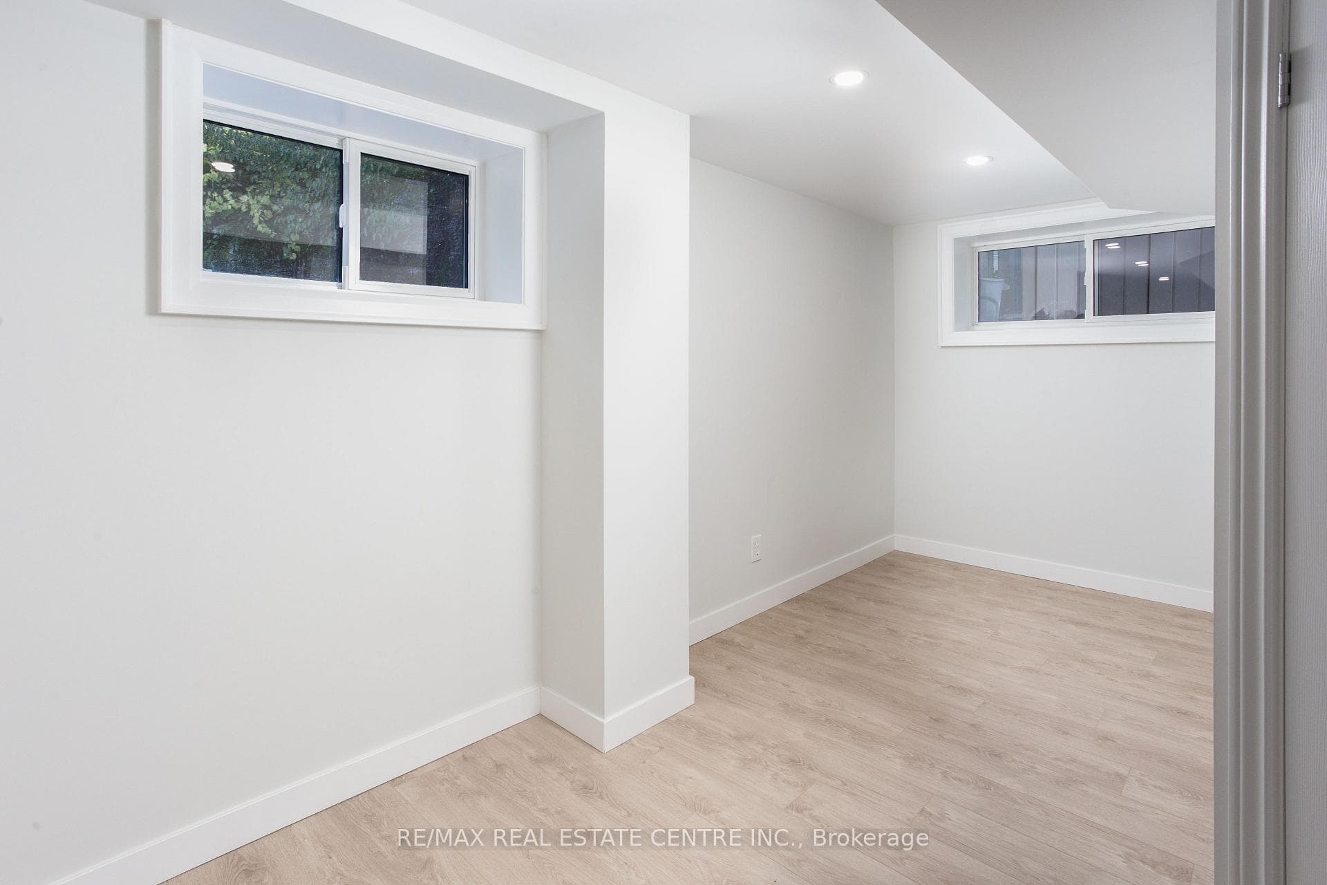 446 Willis Drive photo 27