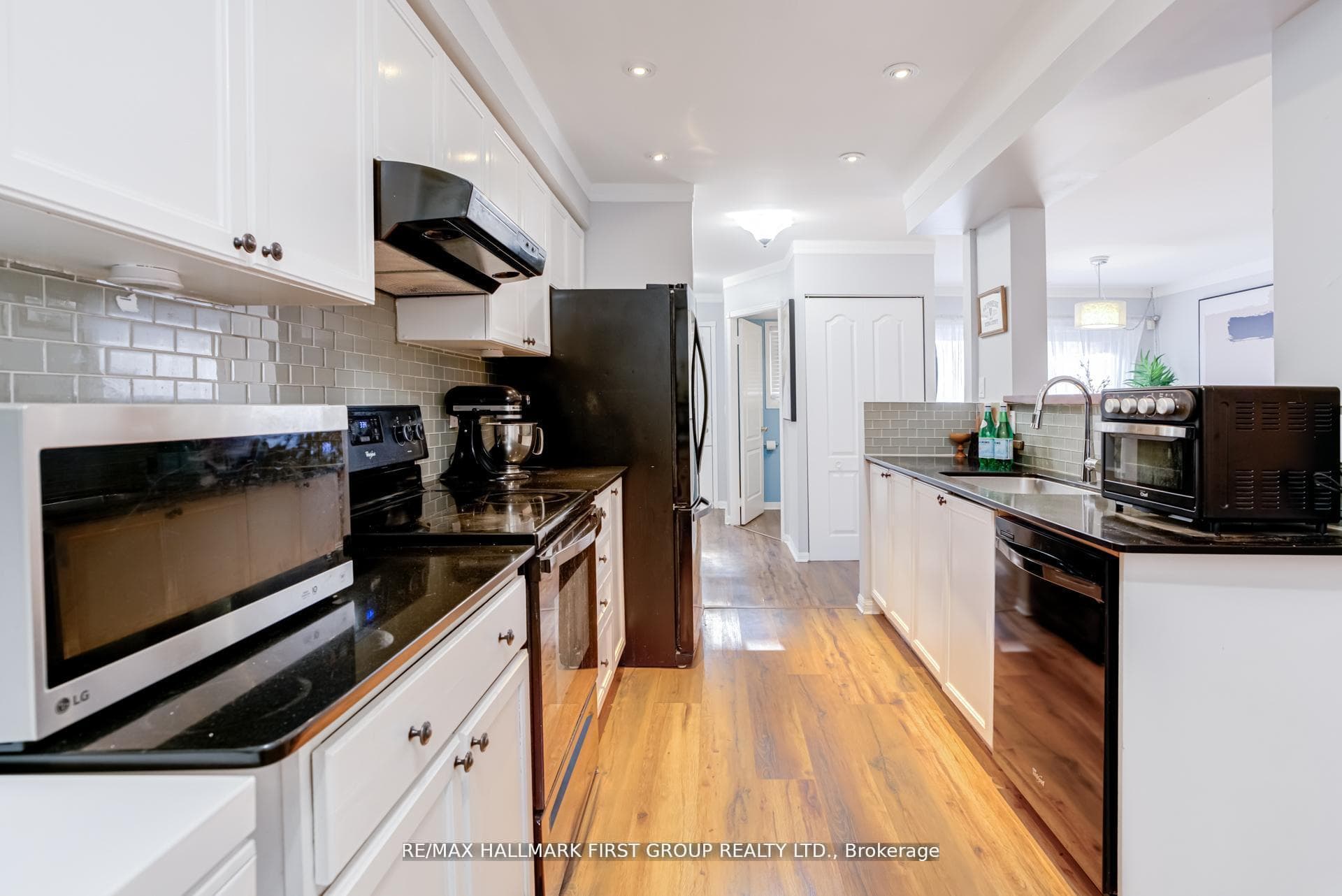 1400 The Esplanade N N/A Unit 507 photo 9
