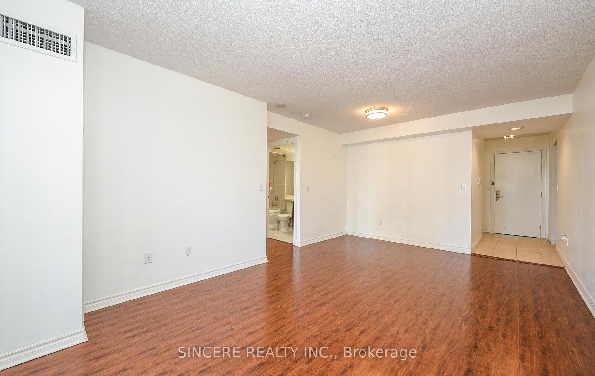 18 Sommerset Way Unit 1512 photo 4