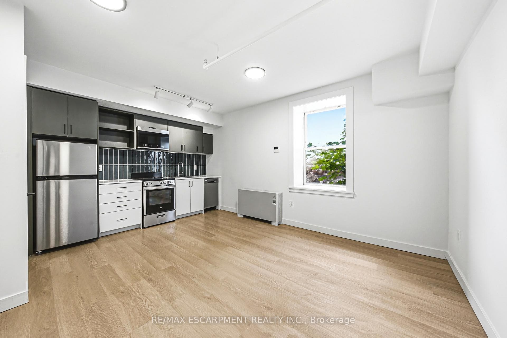 325 James Street Unit 104 photo 2