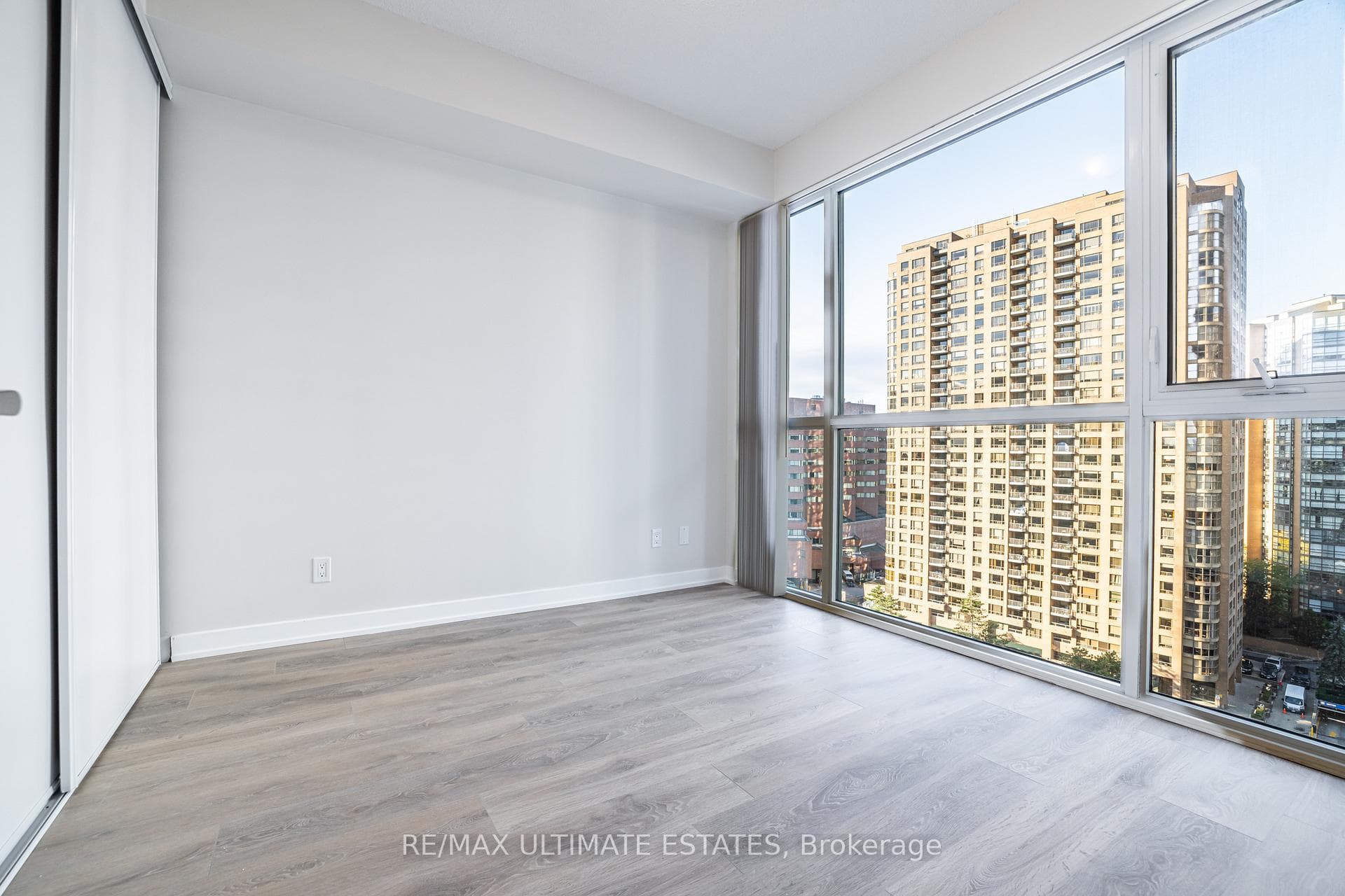 4955 Yonge Street Unit 1109 photo 2