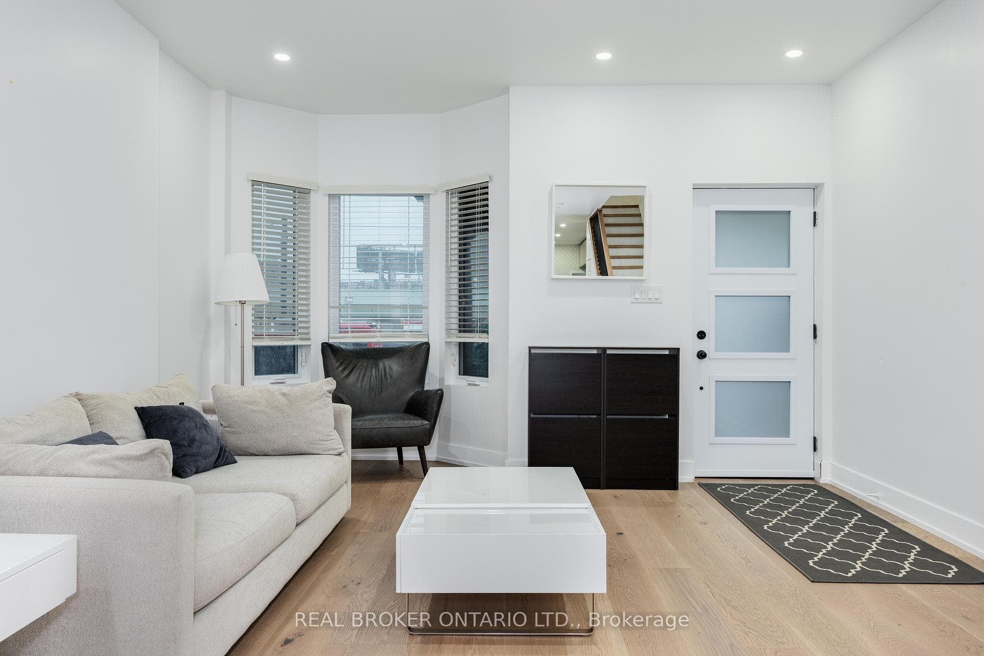 6 Edna Avenue photo 3
