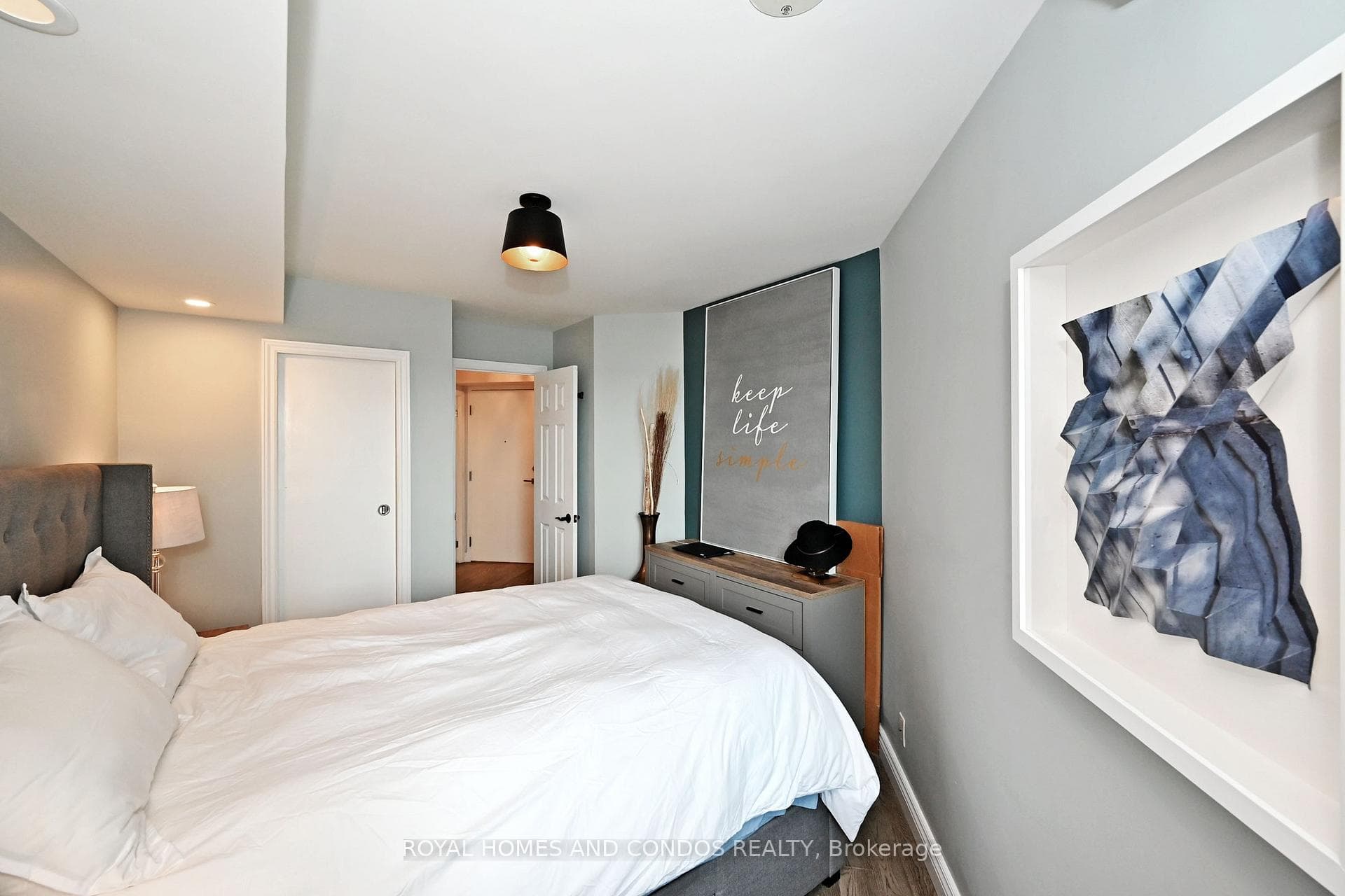 230 Queens Quay Unit 618 photo 35