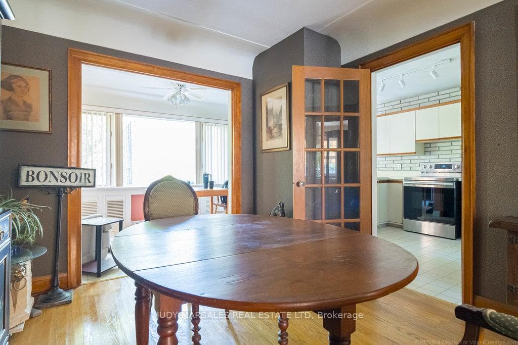 47 Townsend Avenue photo 13