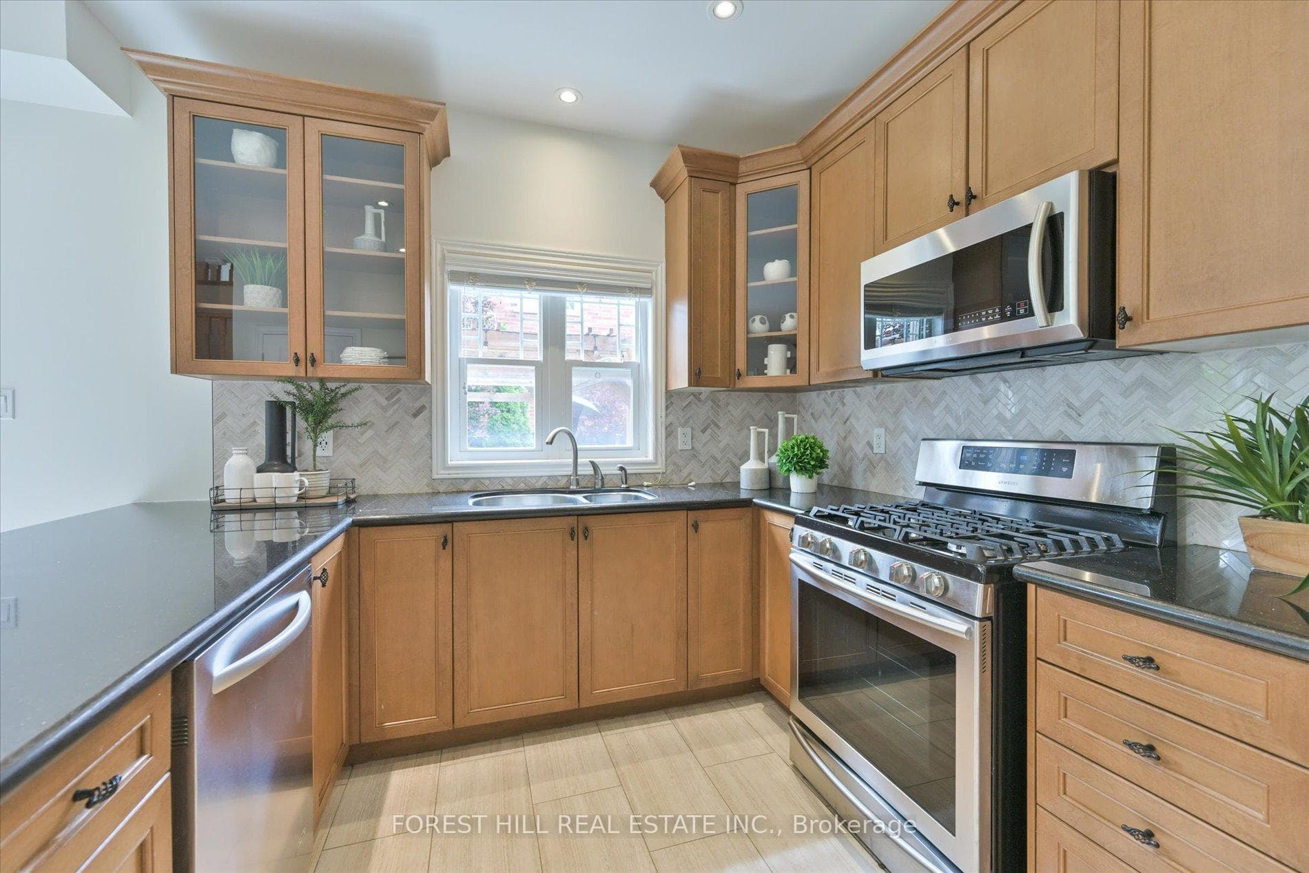 106 Bayberry Street photo 13