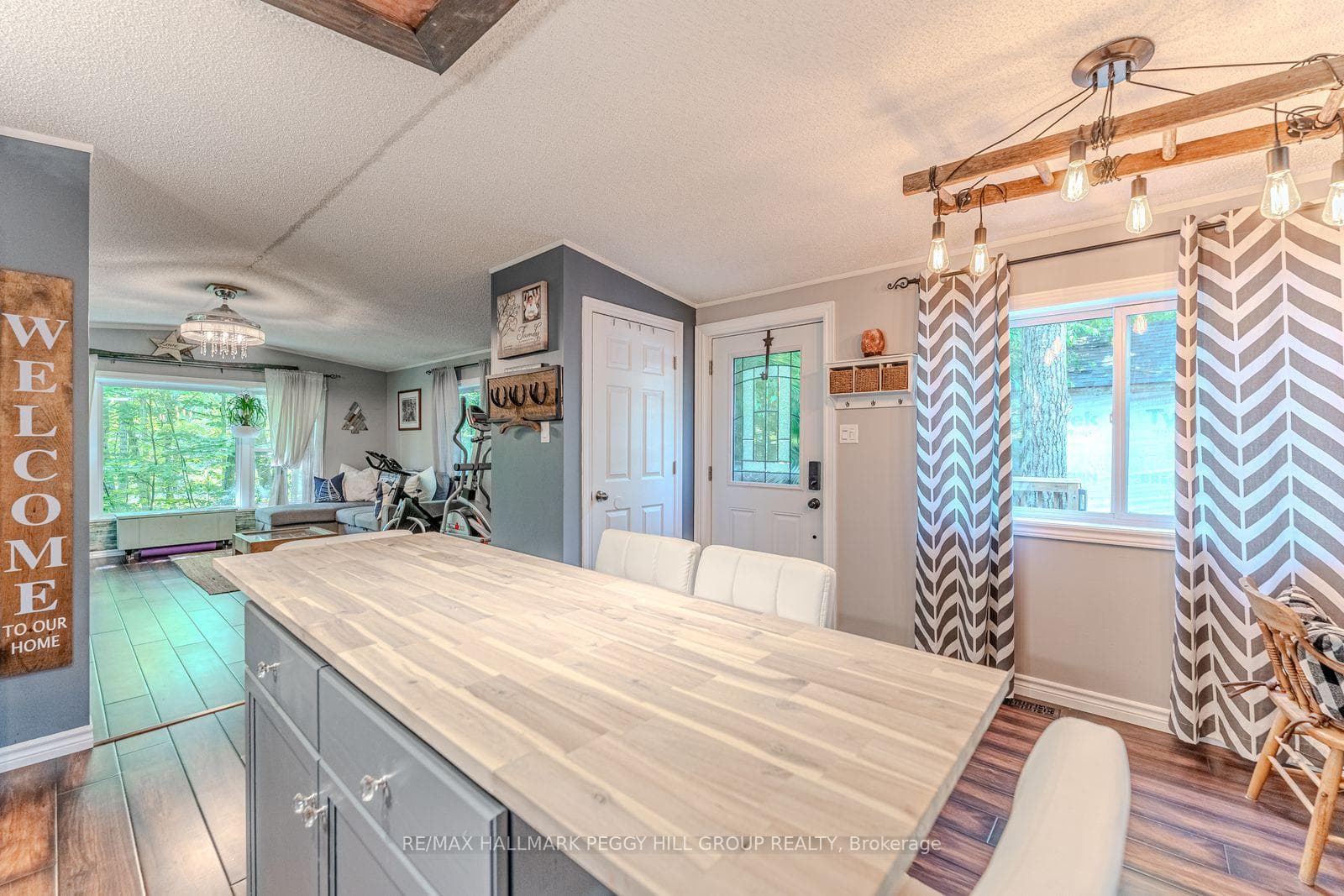 7498 Island Crescent photo 8