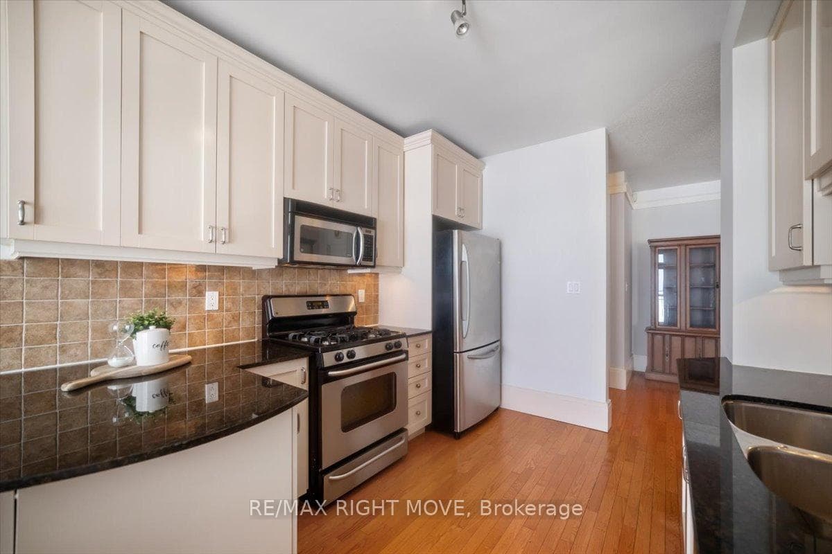 140 Cedar Island Road Unit 109 photo 17