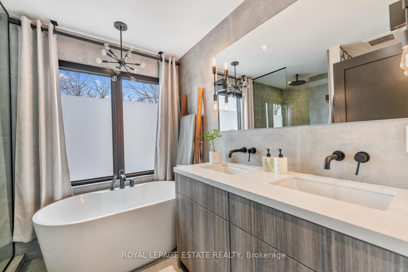 193 Silver Birch Avenue photo 30