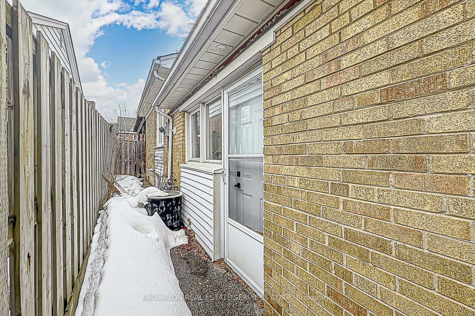 1510 Danforth Road photo 12