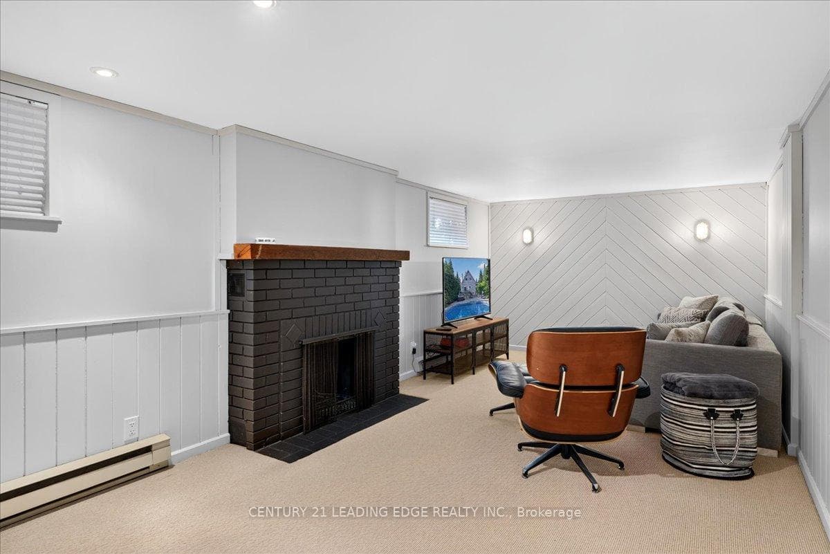 143 Campbell Crescent photo 48