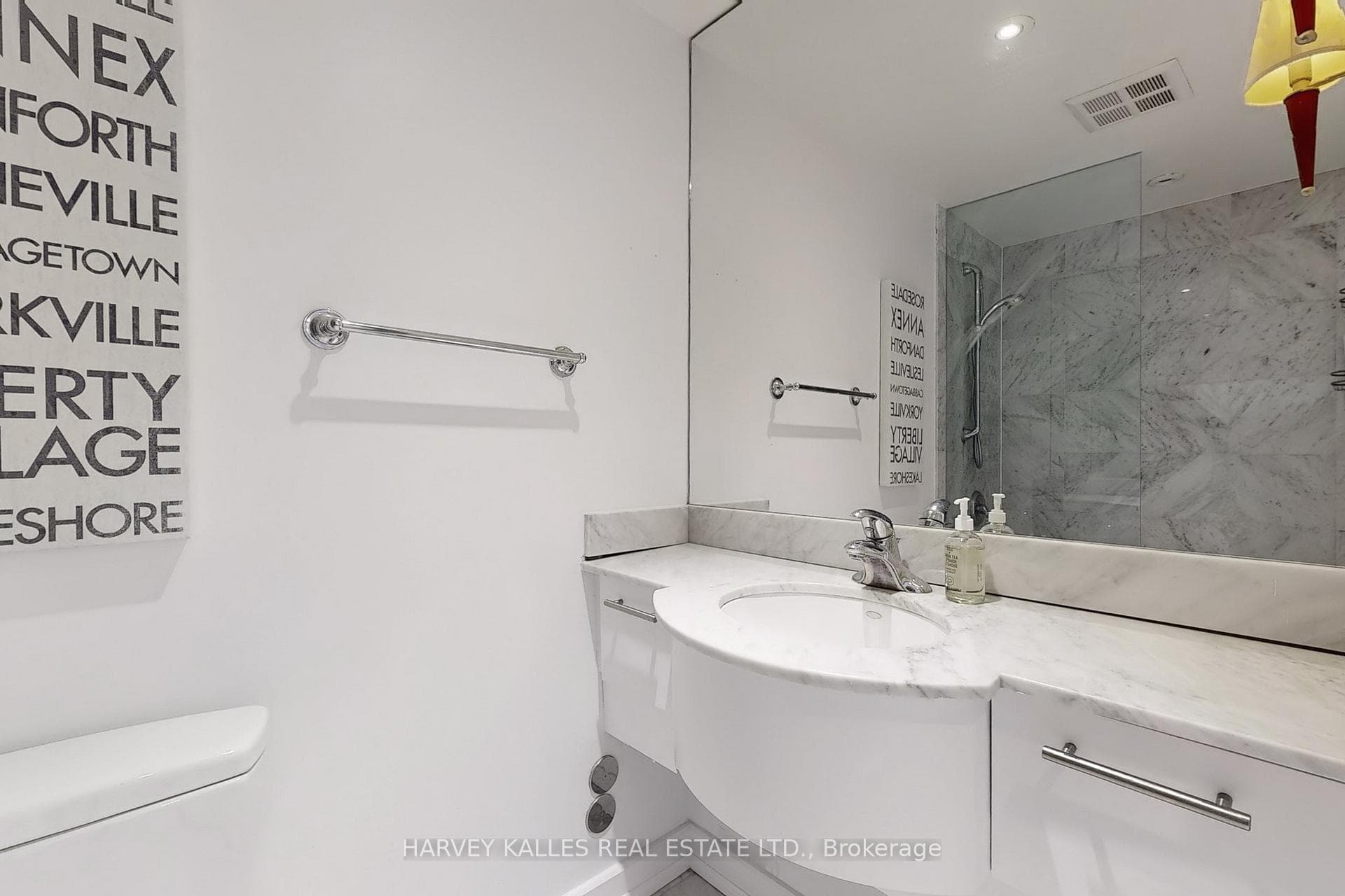 350 Wellington Street Unit 319 photo 23