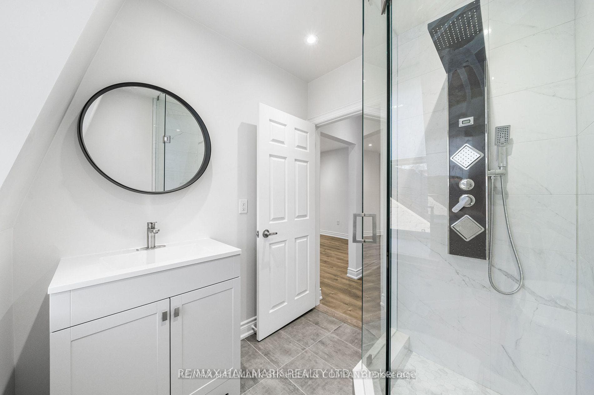 208 Dovercourt Road Unit Unit C photo 17