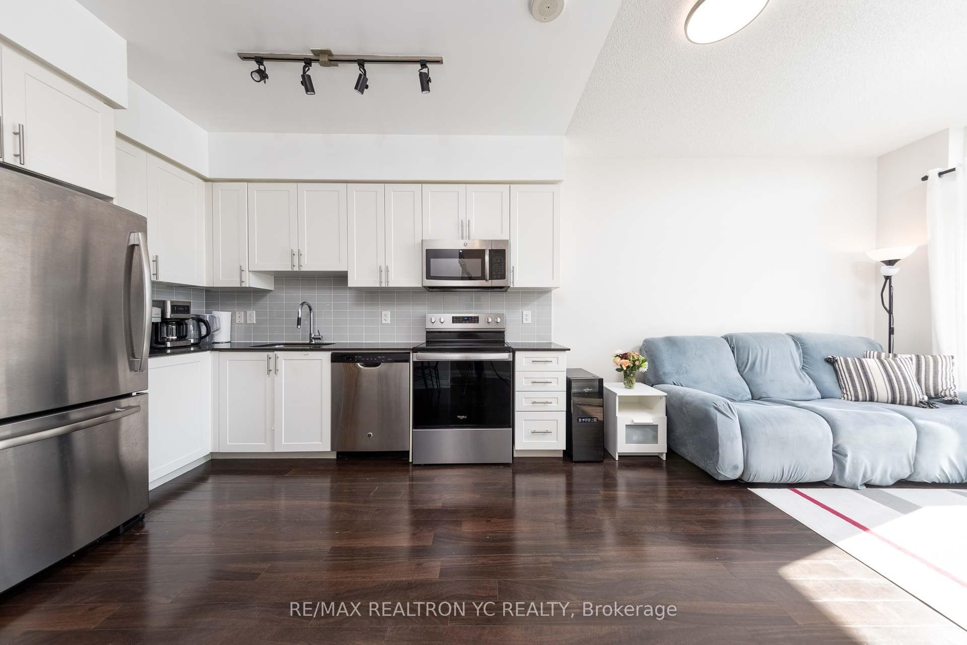 7167 Yonge Street Unit 310 photo 7