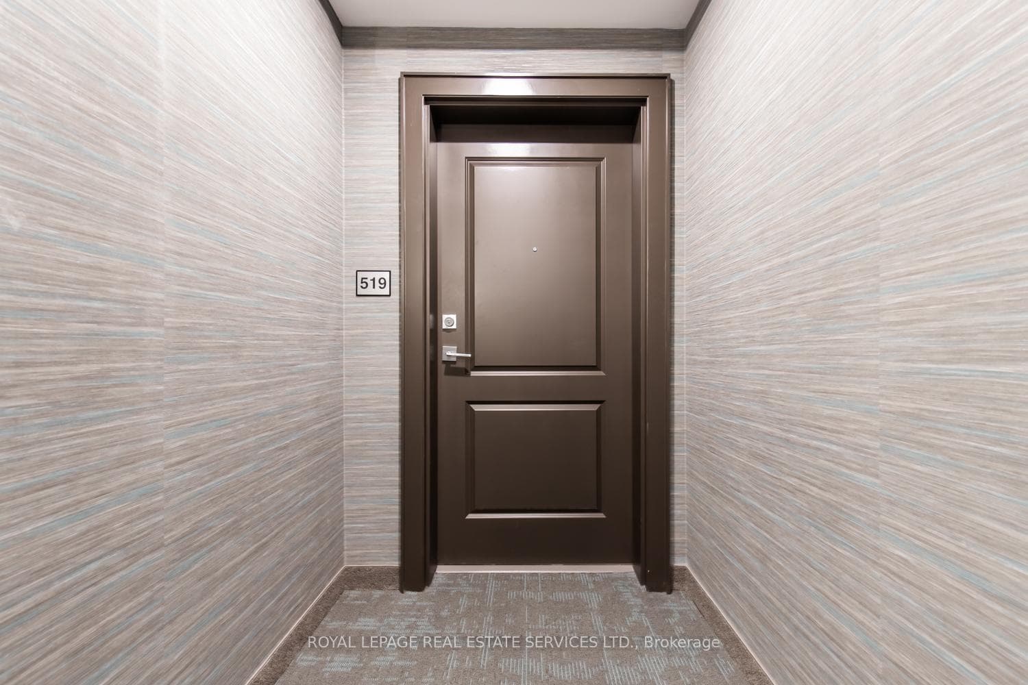460 Dundas Street Unit 519 photo 4