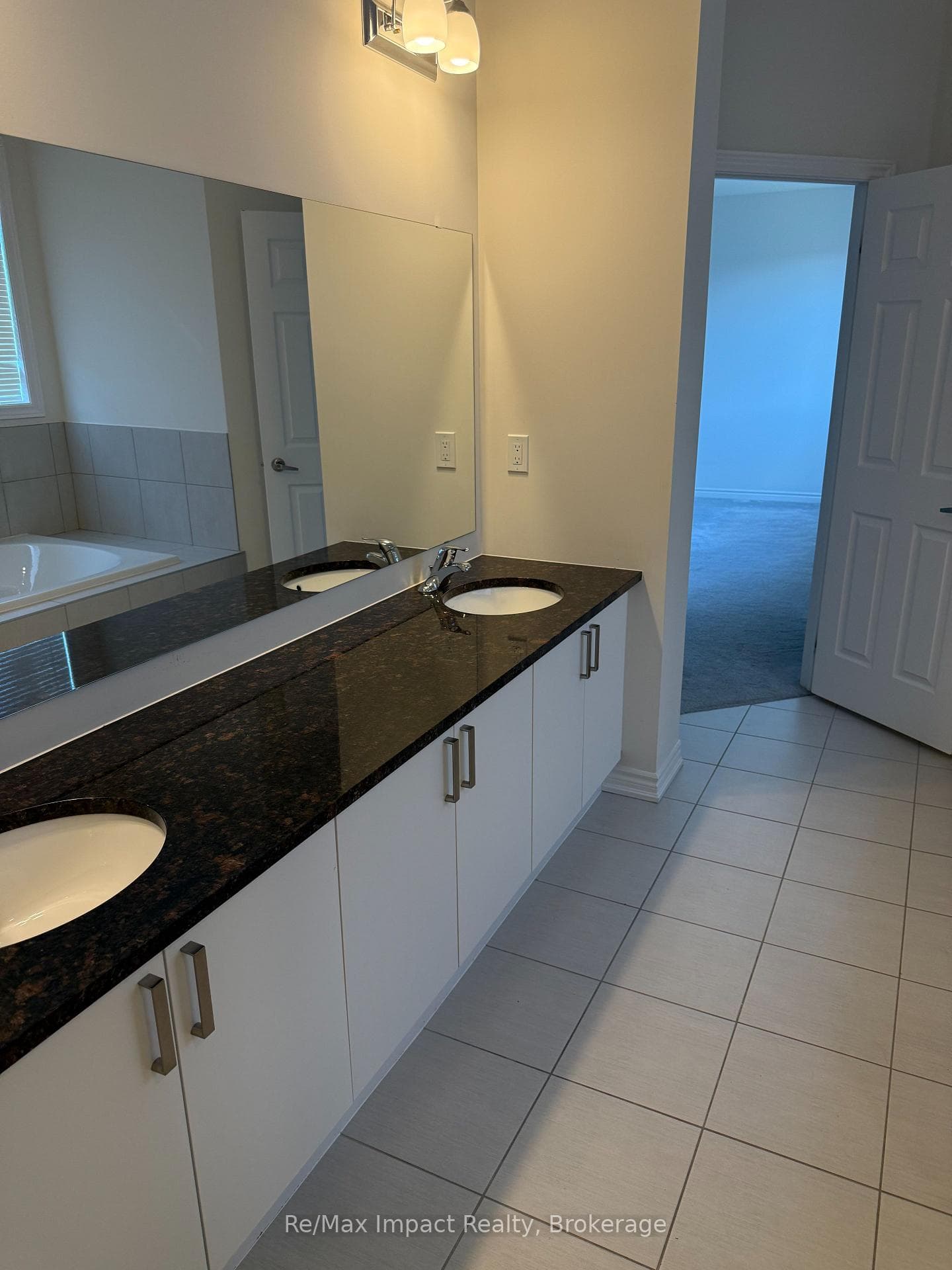 166 Auckland Drive photo 30