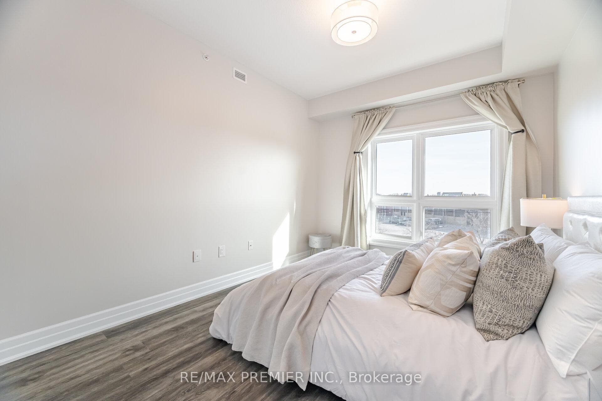 212 Lakeport Road Unit 314 photo 24