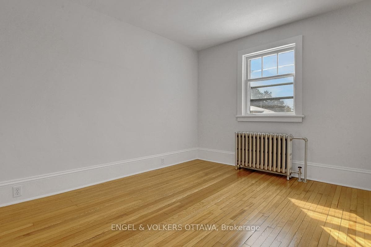 Apt.2 livingroom