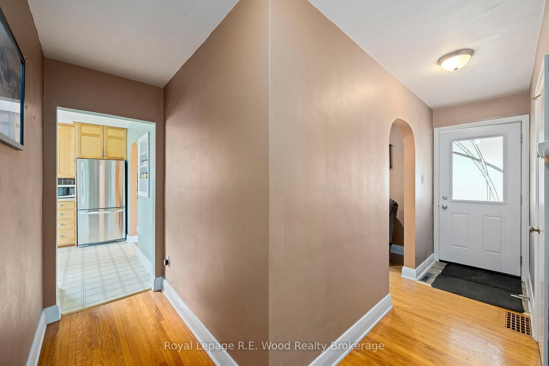 526 Huron Street photo 5