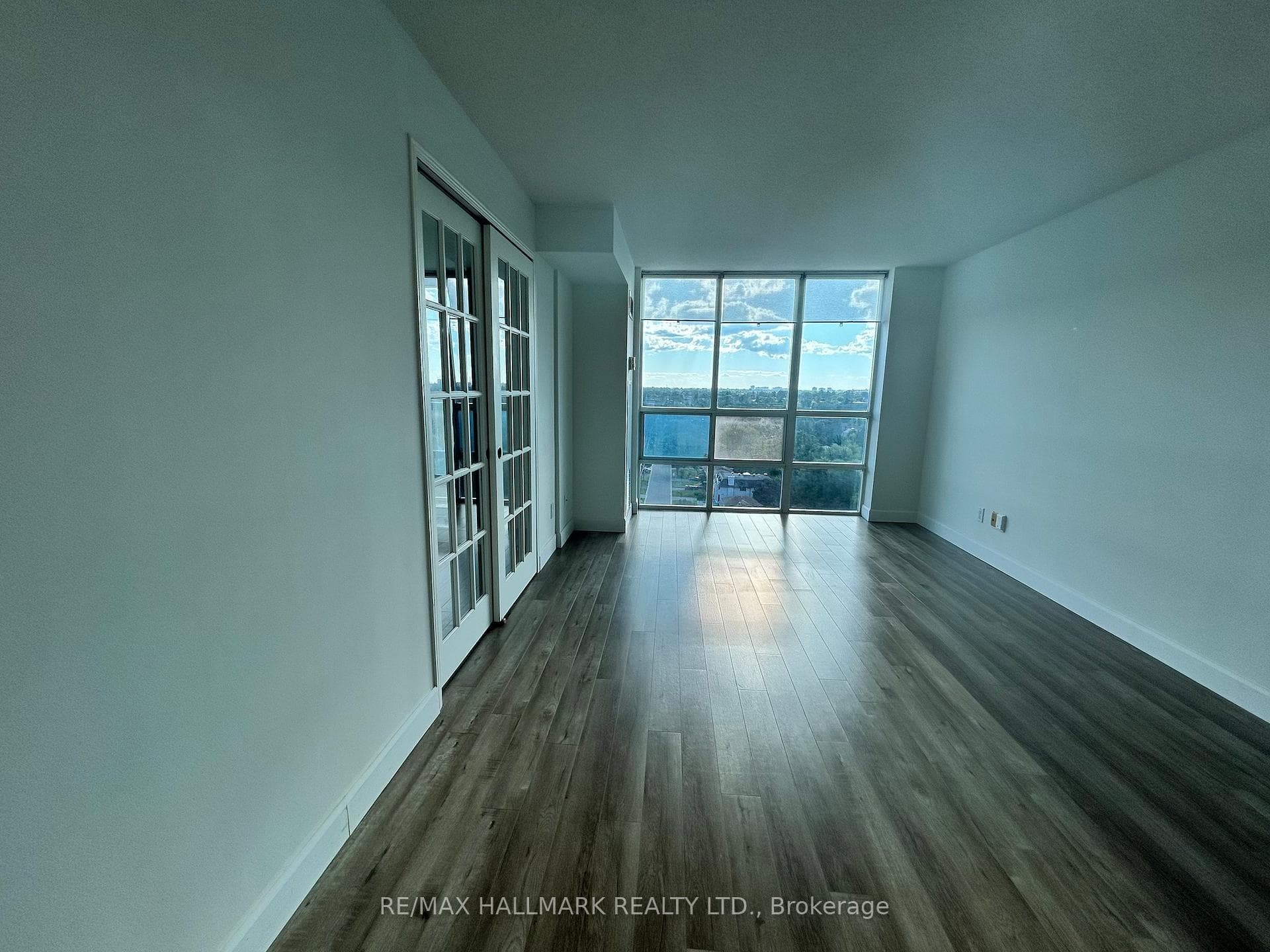233 Beecroft Road Unit 1611 photo 9