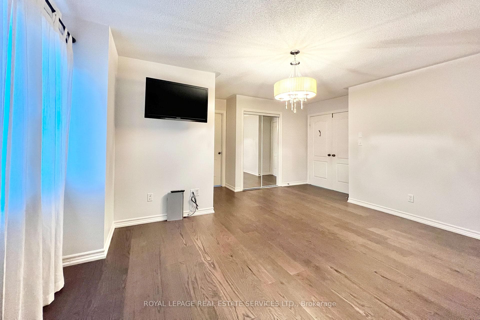 Primary Bedroom w His & Her closets & Ensuite Bath