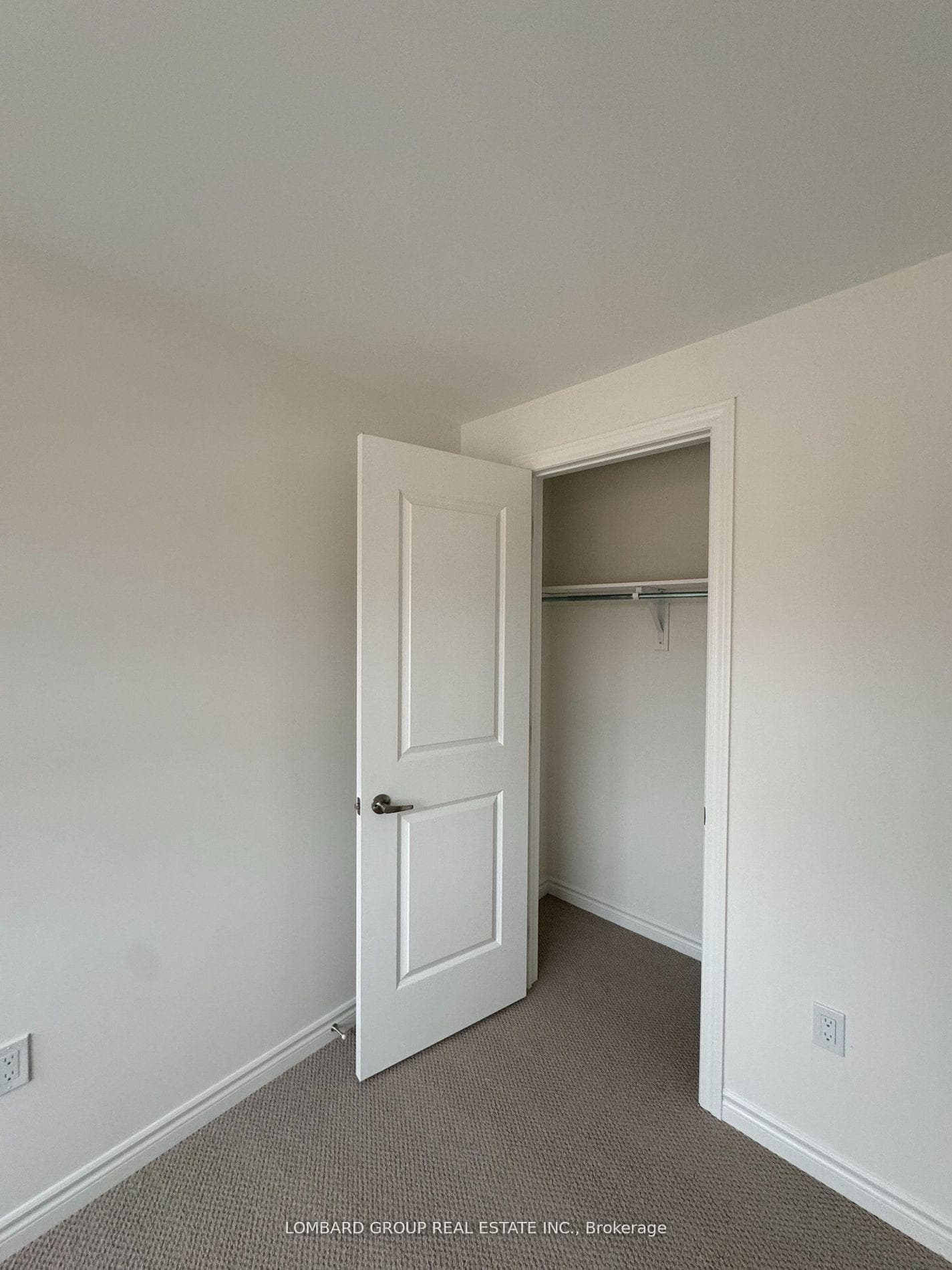 21 Stanley Leitch Drive photo 10