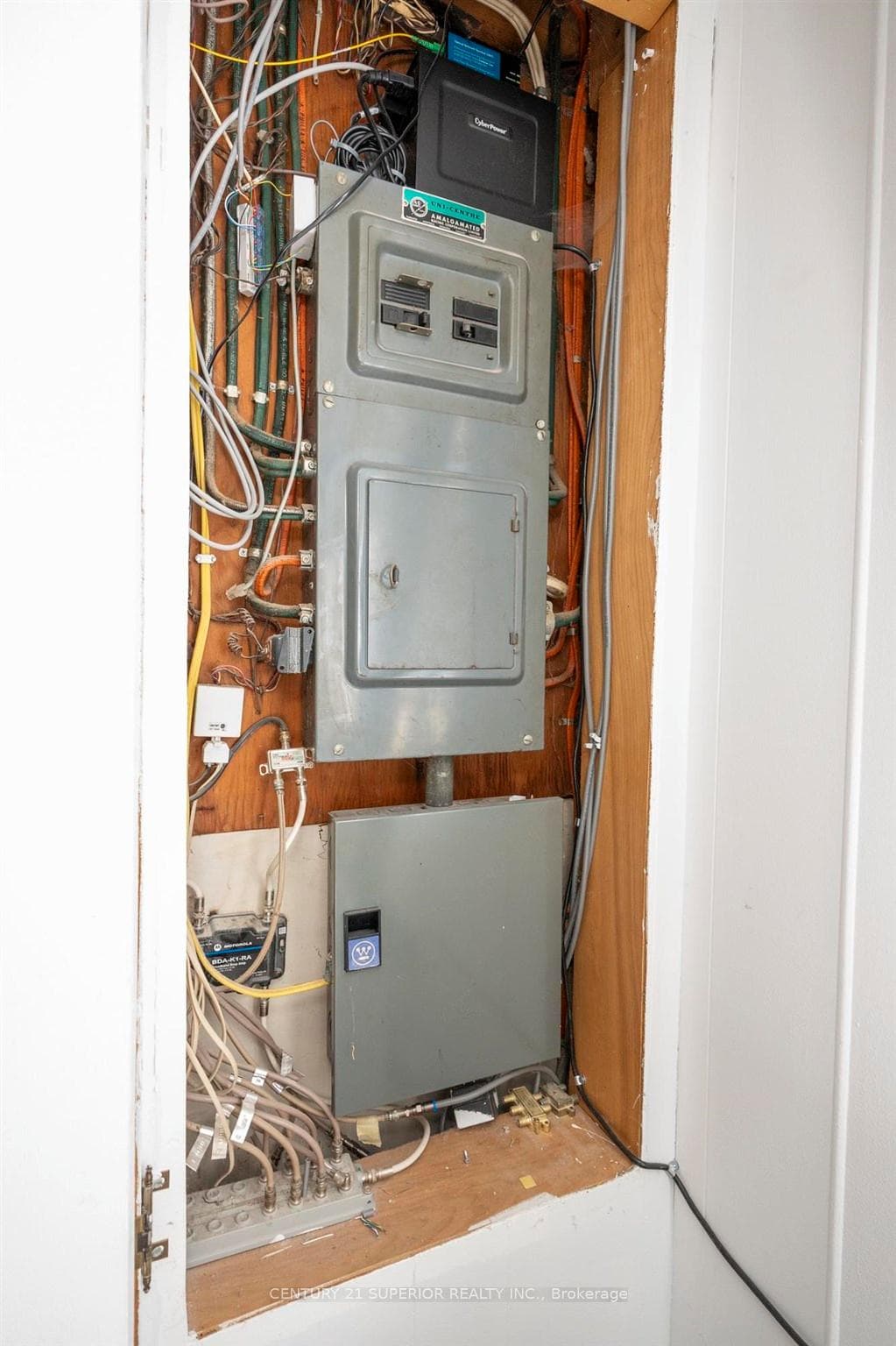 105 Hinton Ave photo 39