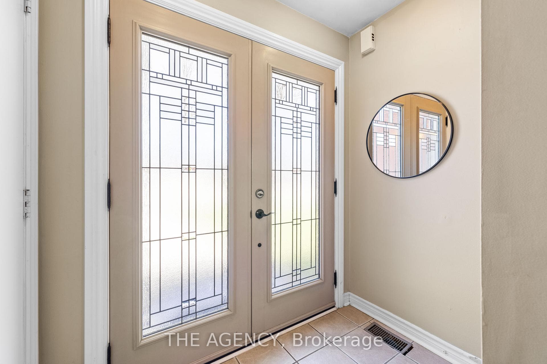 27 Kate Aitken Crescent photo 4