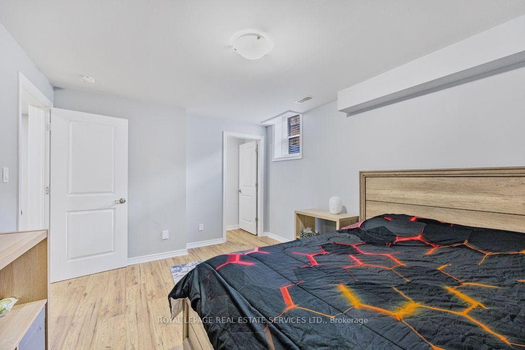 74 Robert Street photo 26