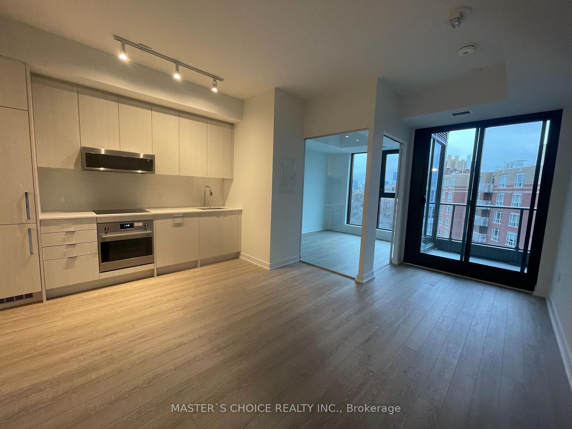 250 Lawrence Avenue Unit 617 photo 8