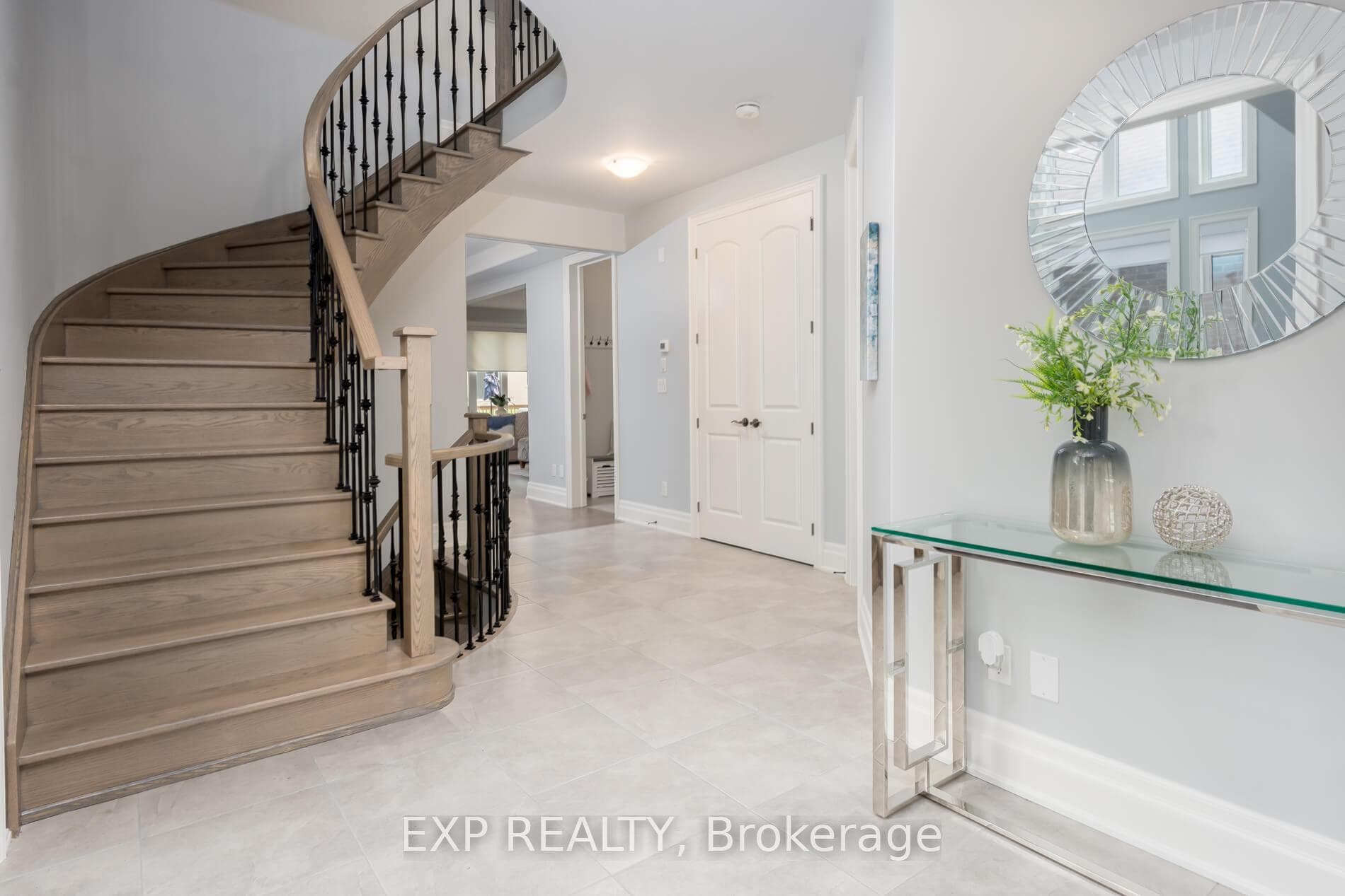 1644 Rizzardo Crescent photo 4