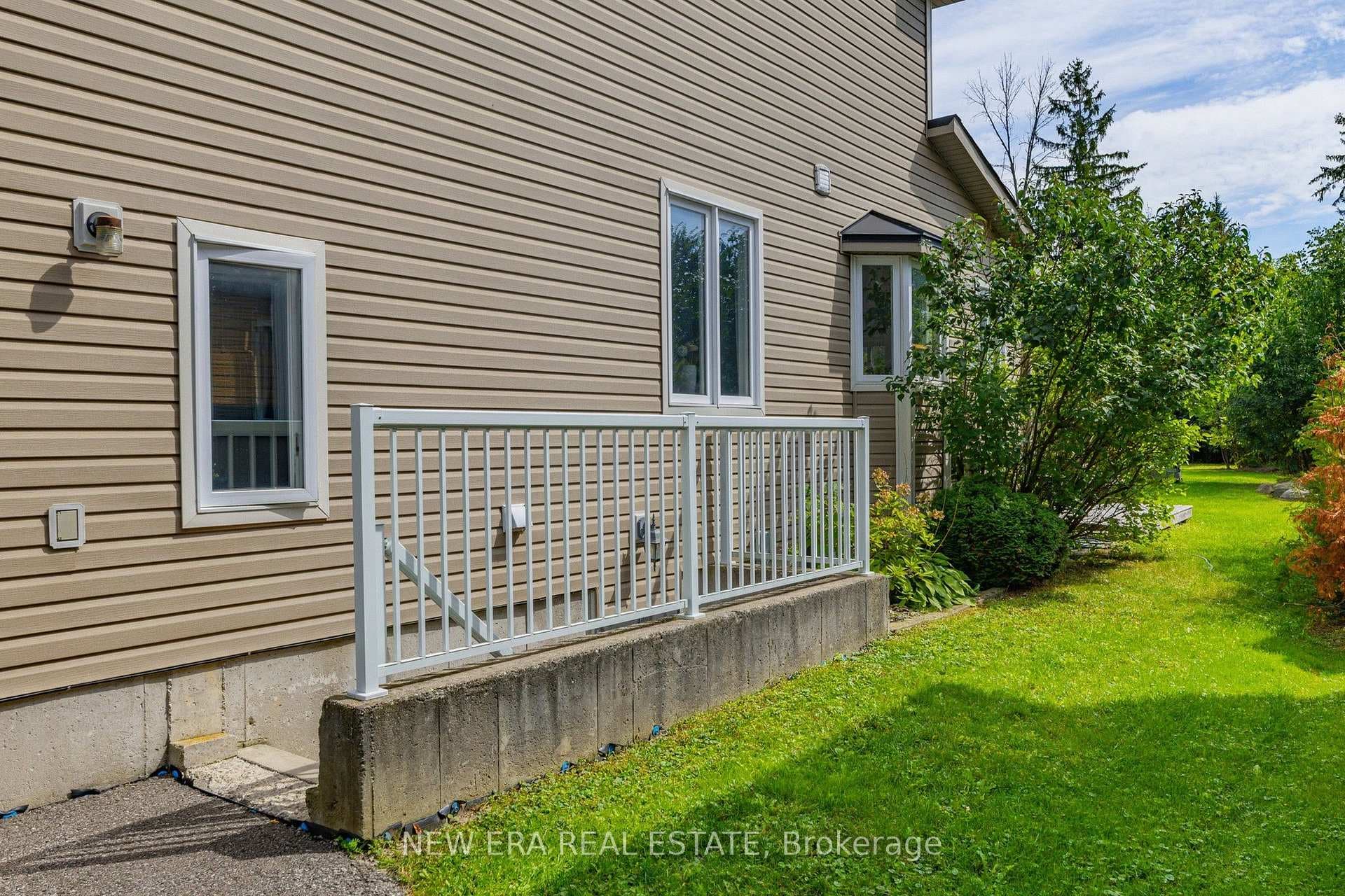 1031 Lake Drive Unit Lower photo 11