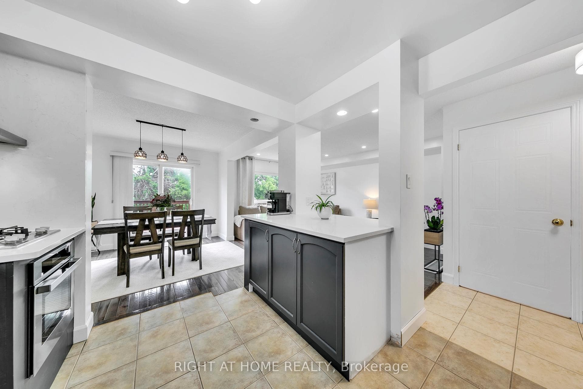77 Milson Crescent photo 13