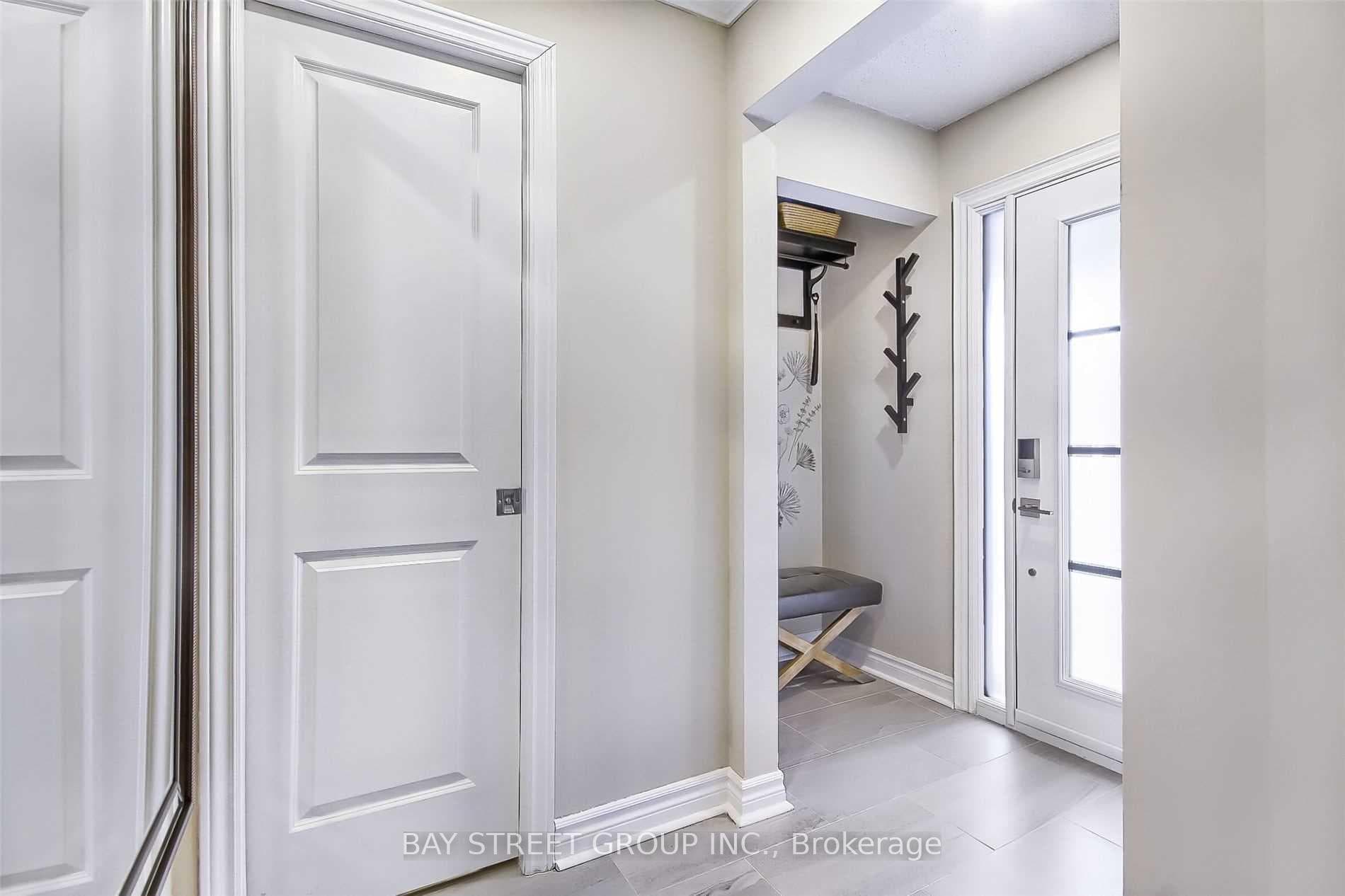 102 Patrice Crescent photo 4