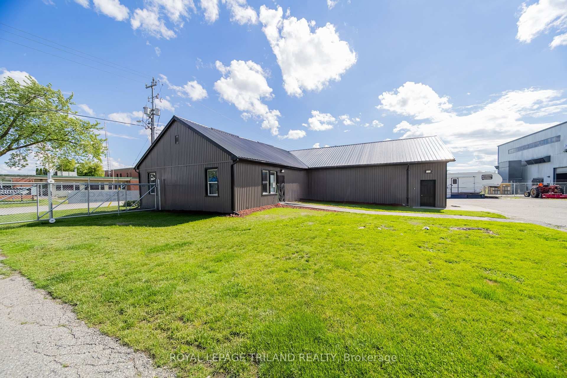 422 Canada Avenue photo 8