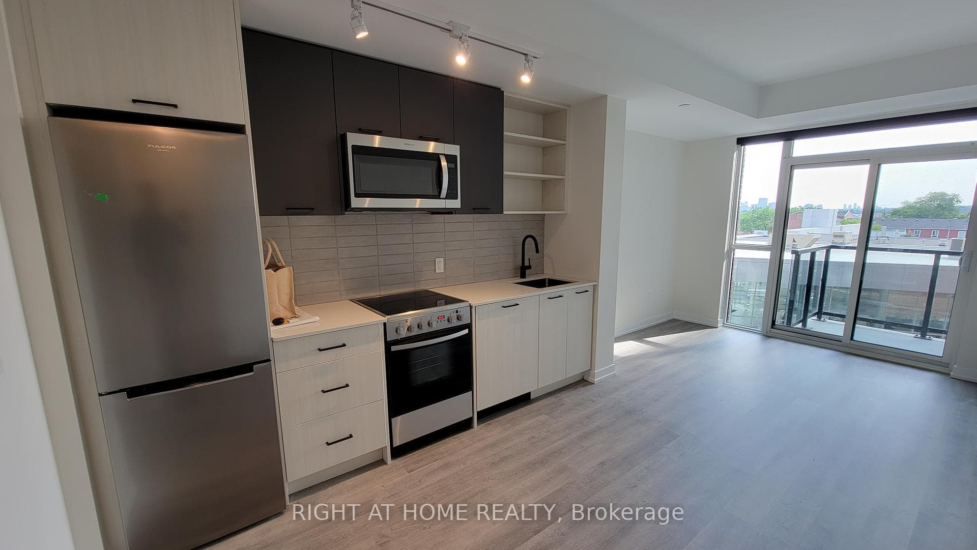 2300 St Clair Avenue Unit 434 photo 4