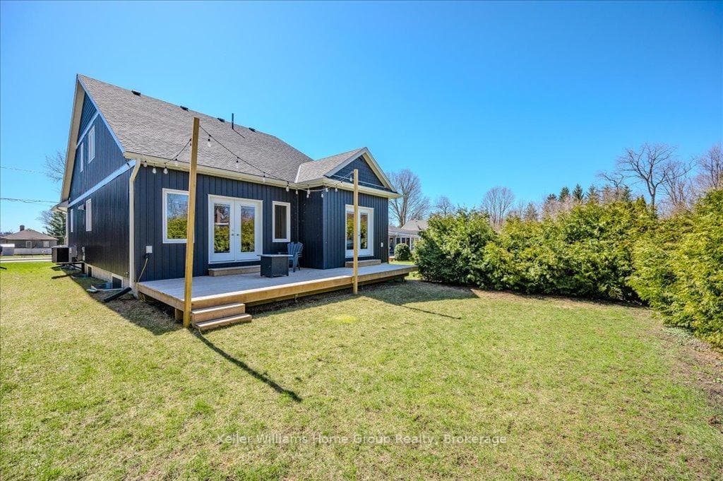 479 St George Street photo 36