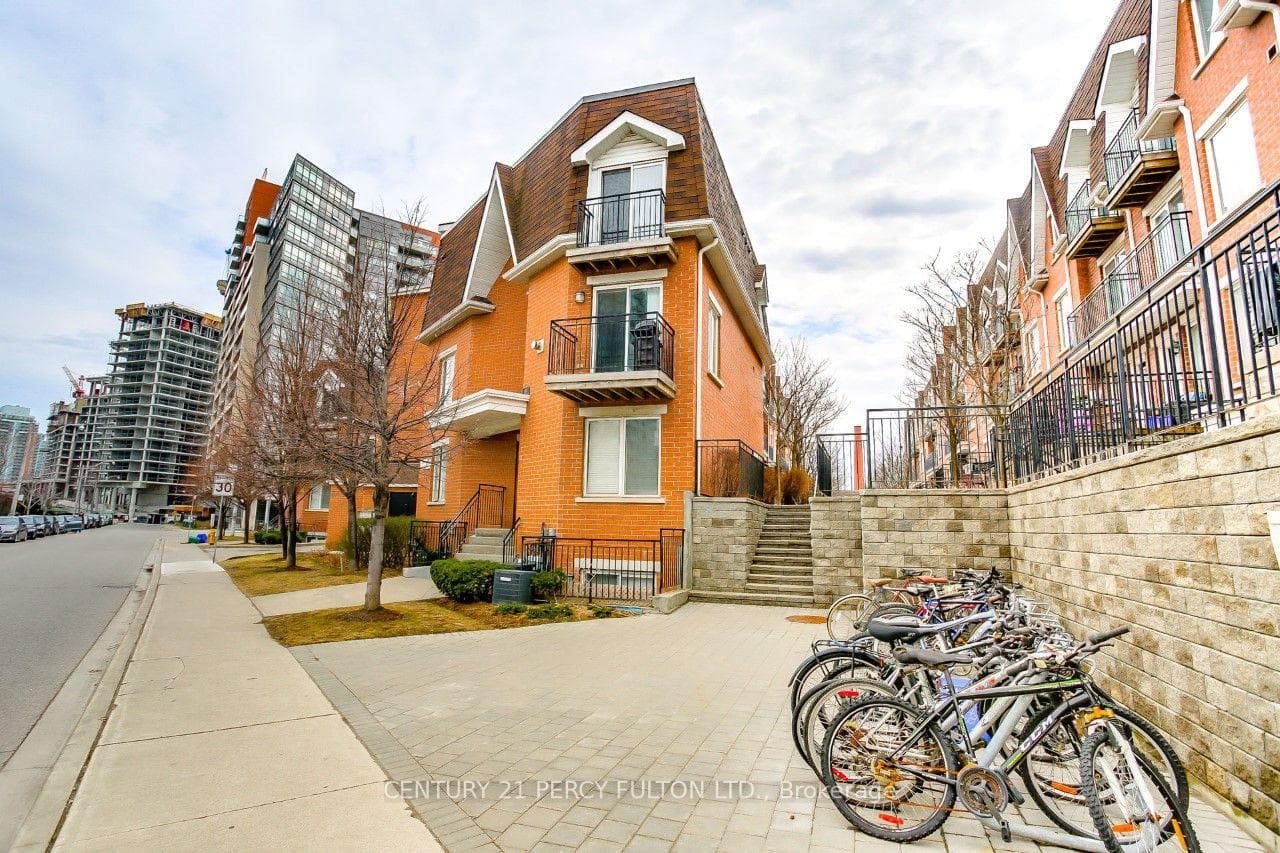 20 Machells Avenue Unit 112 photo 1