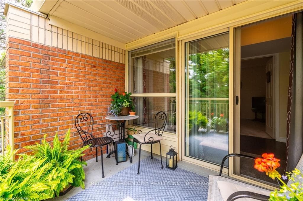 244 Lakeshore Road Unit 406 photo 34