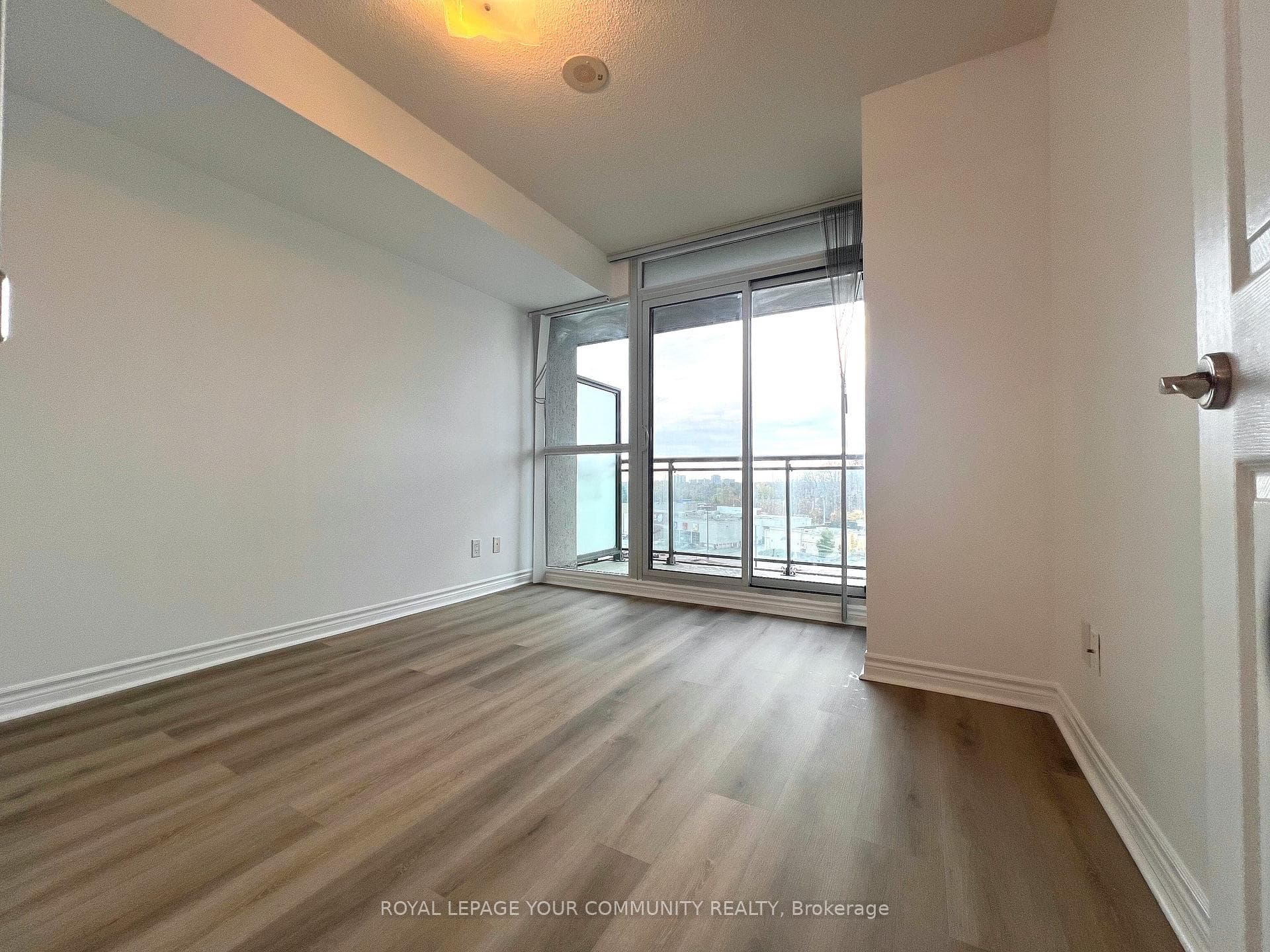 88 Grangeway Avenue Unit 901 photo 5
