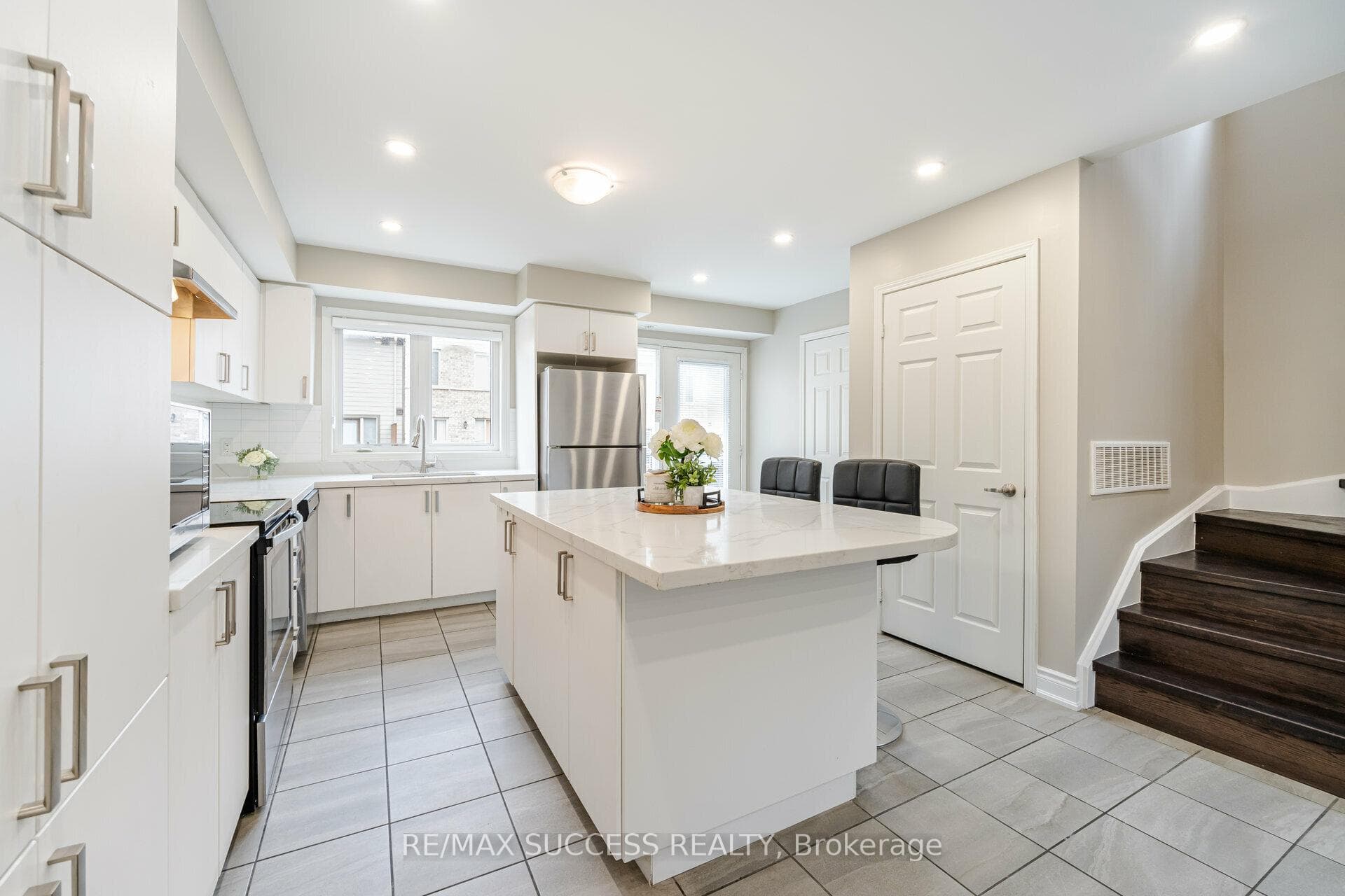 1 Beckenrose Court Unit 106 photo 15