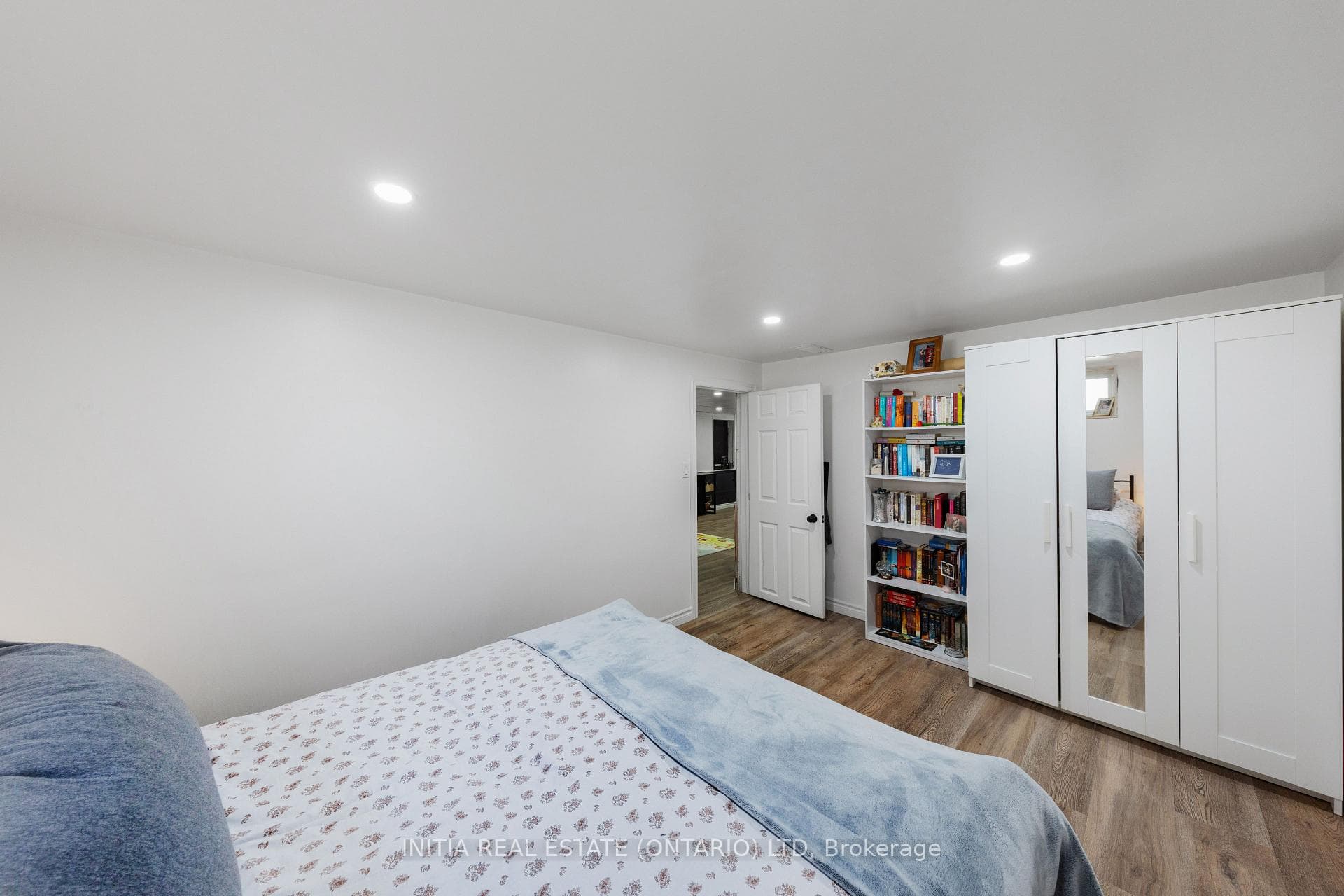97 Grey Crescent photo 25