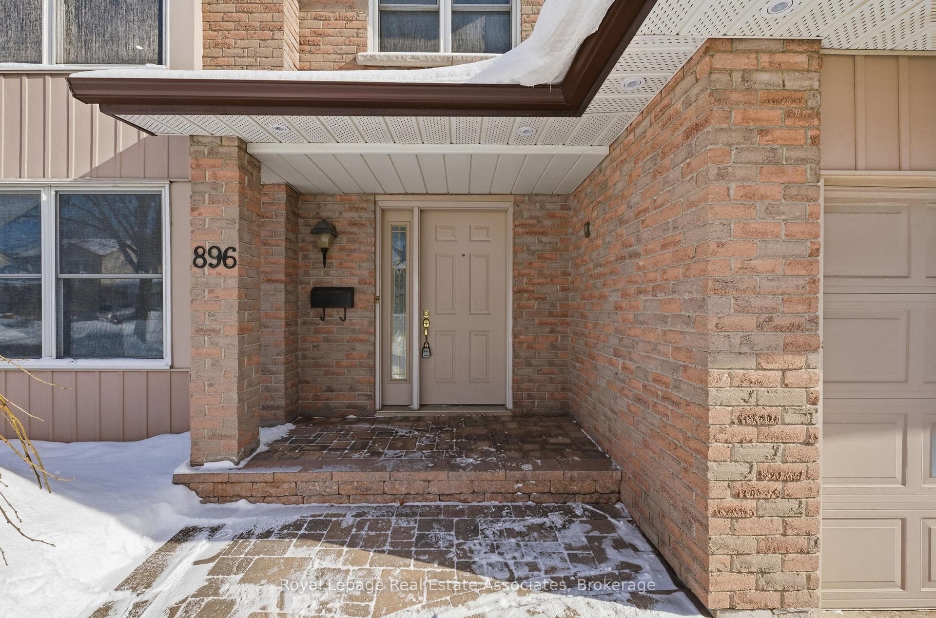 896 Roundelay Drive photo 43