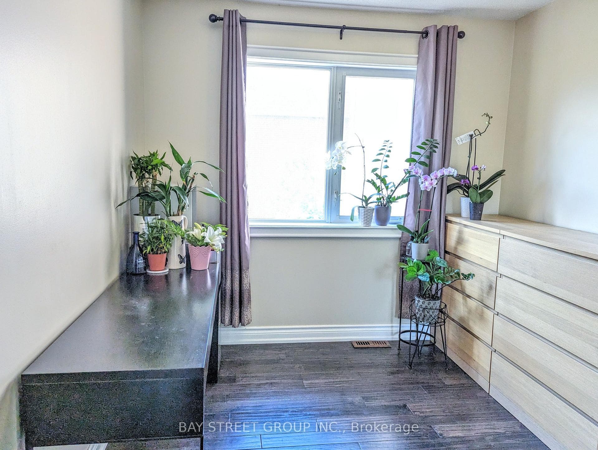 6 Queensway Drive photo 11