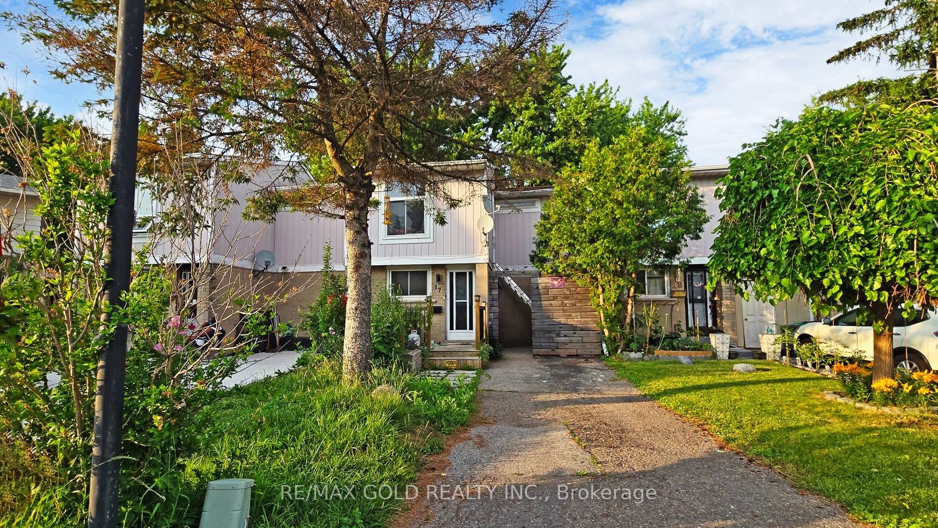 17 Hilda Court photo 2