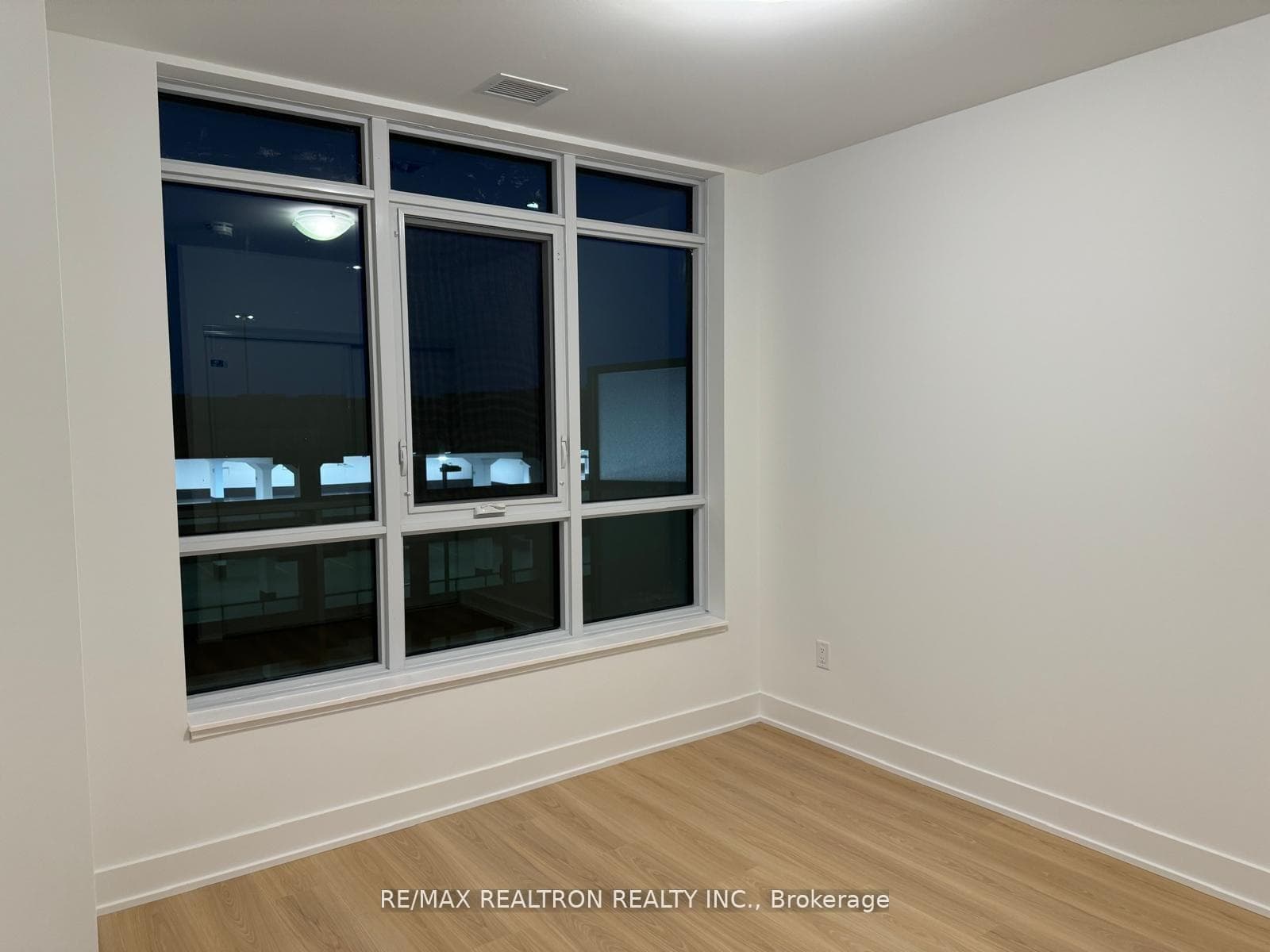 2545 Simcoe Street Unit 338 photo 21