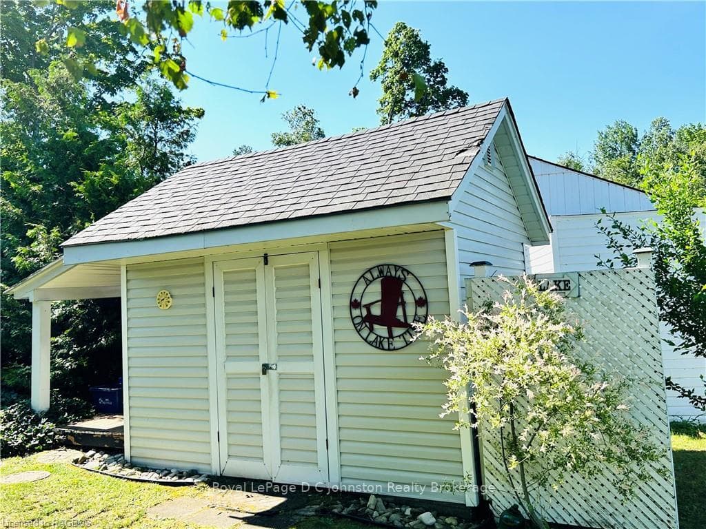 Garden /shed