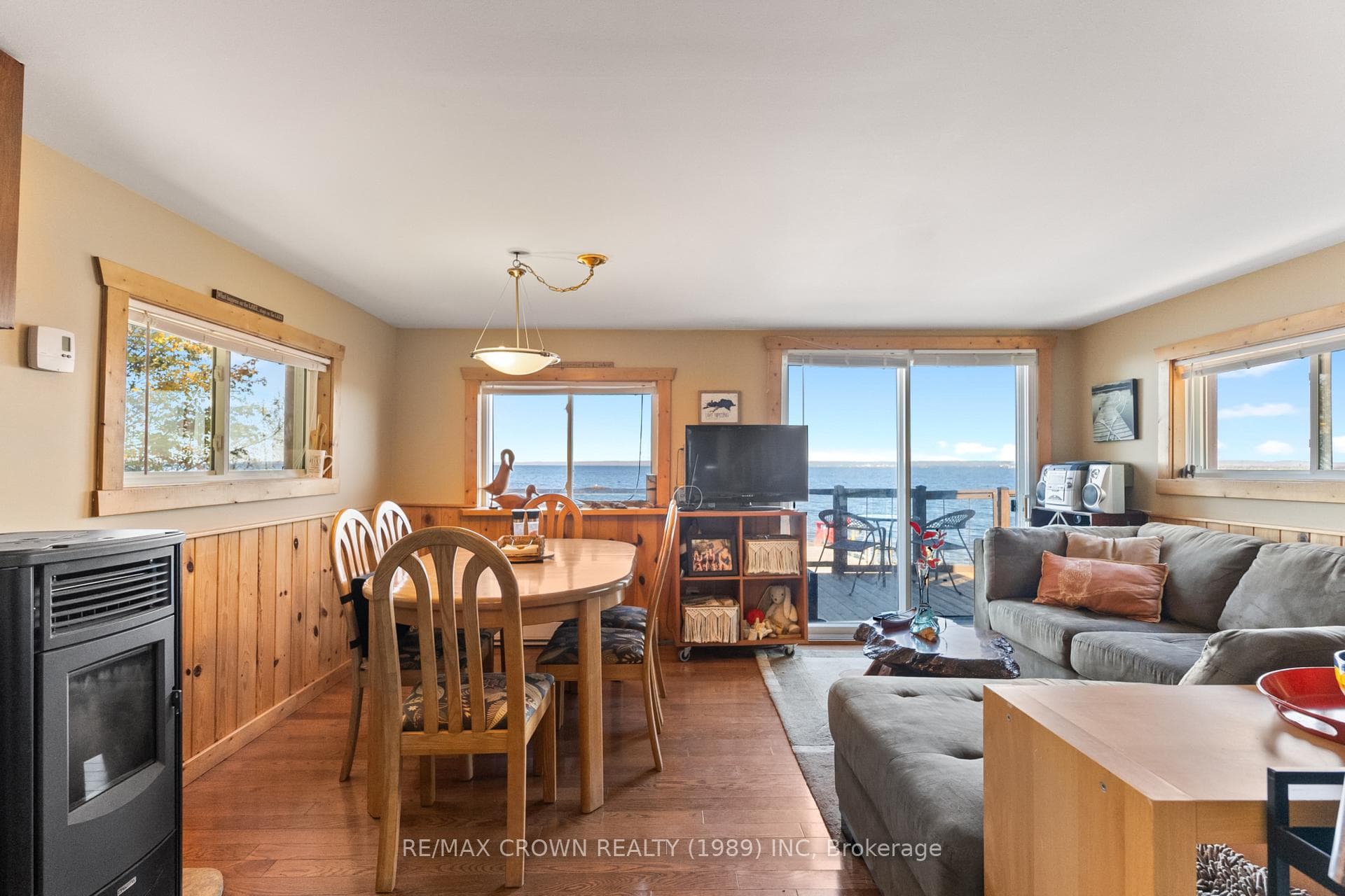 260 Birchgrove Drive photo 9