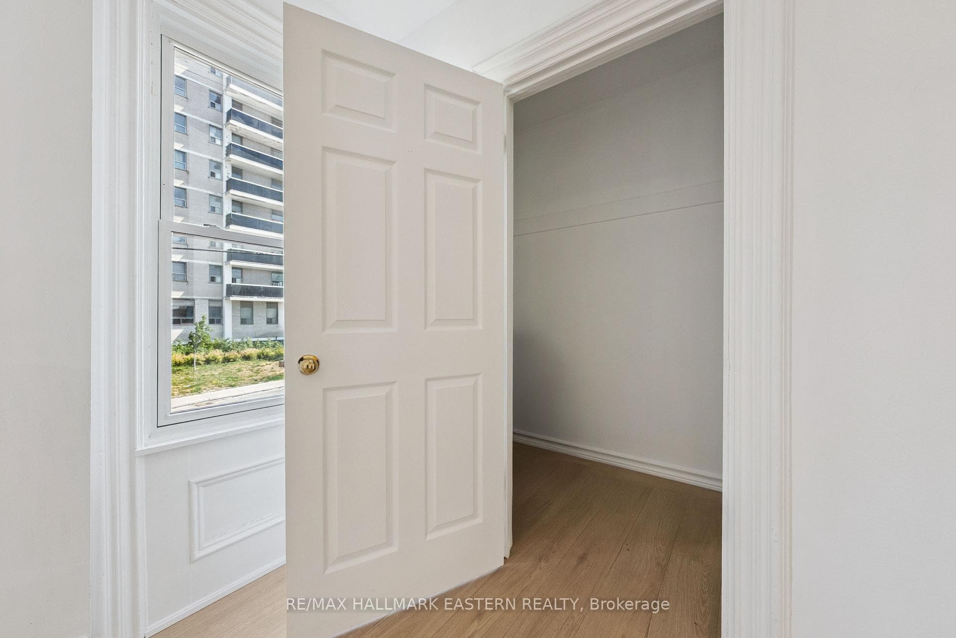 213 Brock Street photo 19